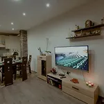 Fjaka Apartman *