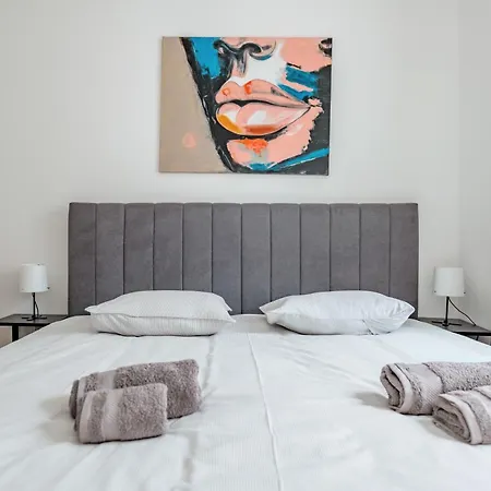 Apartment Fjaka-spacious Two Bedroom With Parking *